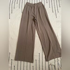 Aritzia The Group Hideaway Pant (color: Nomad Taupe)